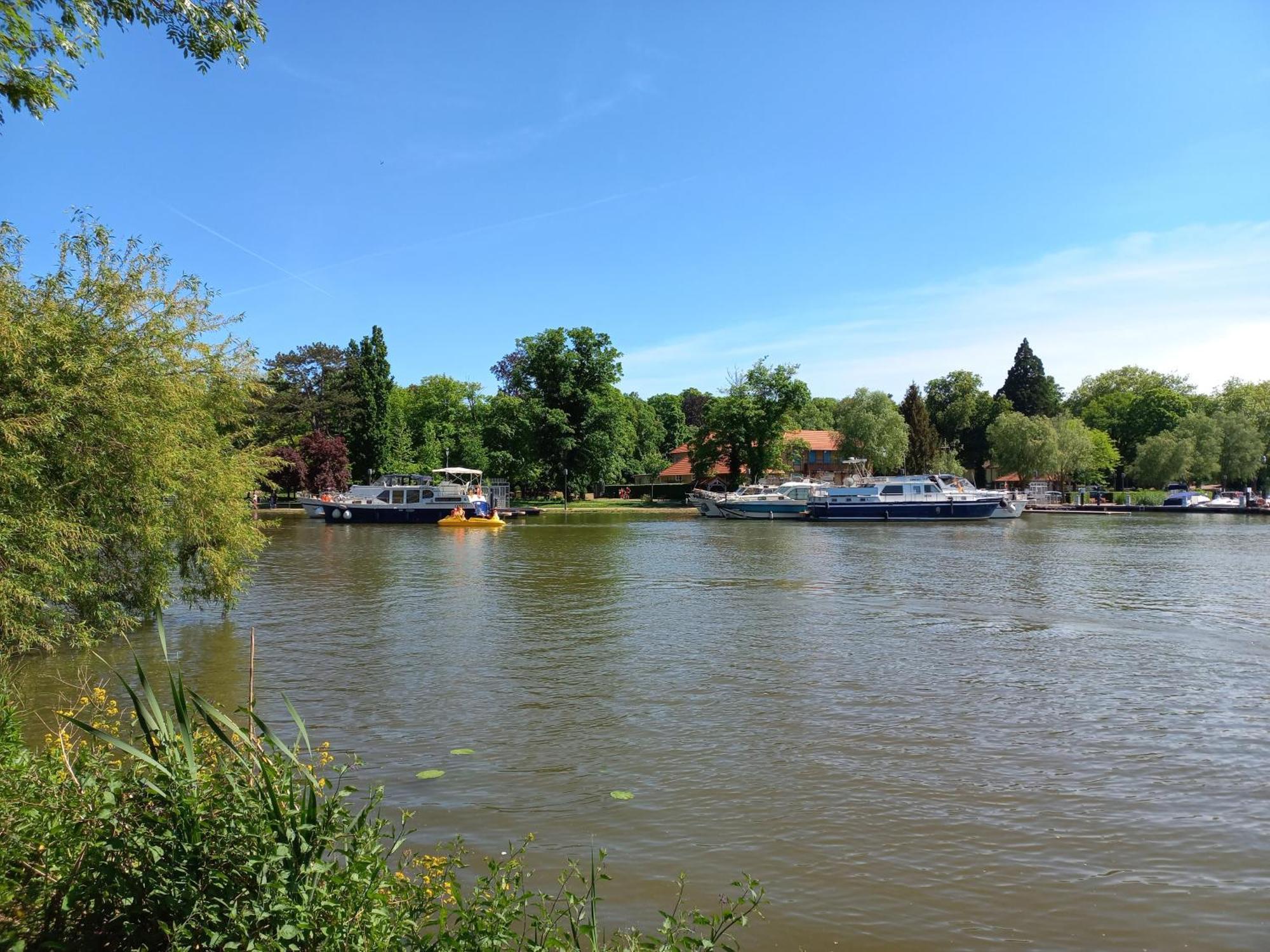 Avec Terrasse A Proximité De * Metz