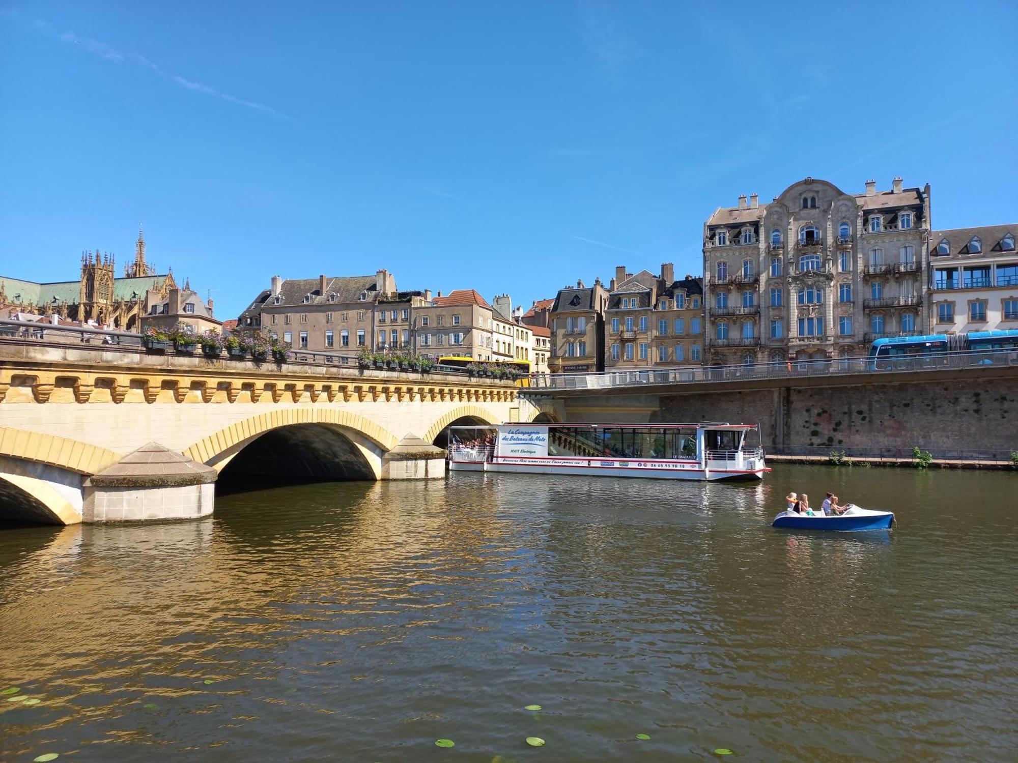 Avec Terrasse A Proximité De Metz